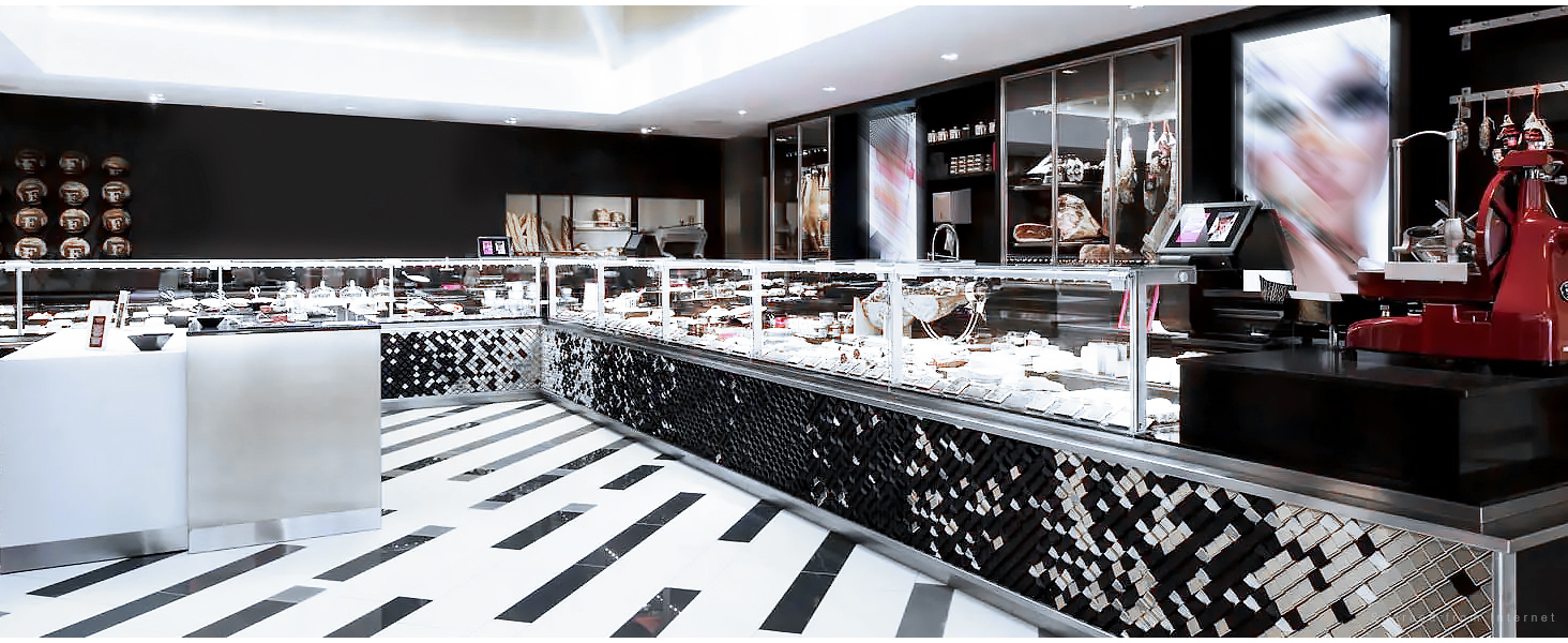 Jewelry cabinet light