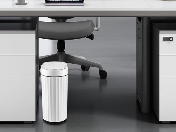 bathroom garbage with lid