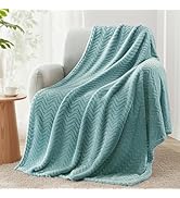 Exclusivo Mezcla Fleece Throw Blanket for Couch, Cozy Lightweight Blankets for All Season, Decora...