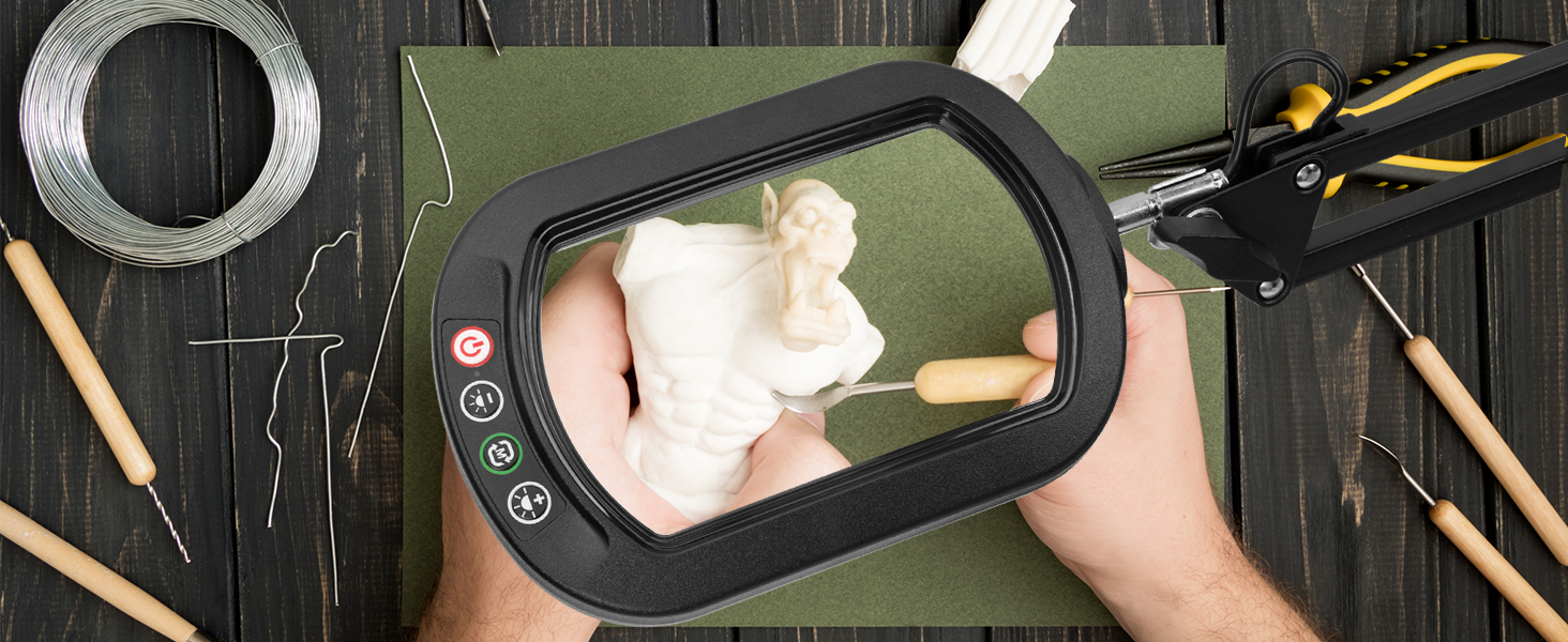 magnifying glasses with light for close work