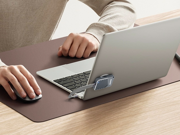  magnetic 2230 2242 NVMe SSD enclosure 10Gbps 