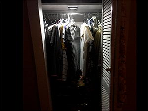 cabinet light battery