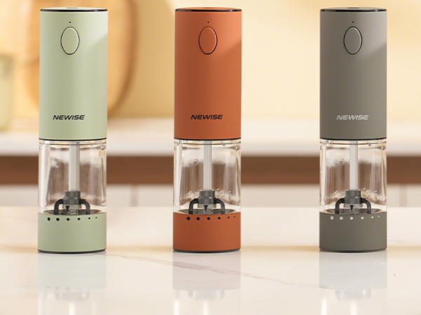 Salt and Pepper Grinder Set