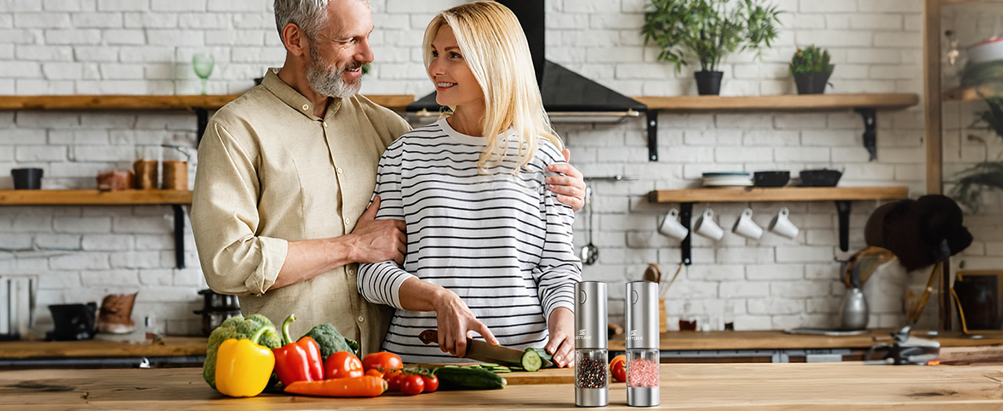 Electric Salt and Pepper Grinder Set