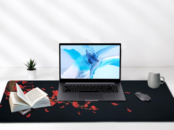 black mouse pad