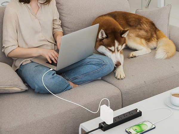 Flat Plug Power Strip for Living Room