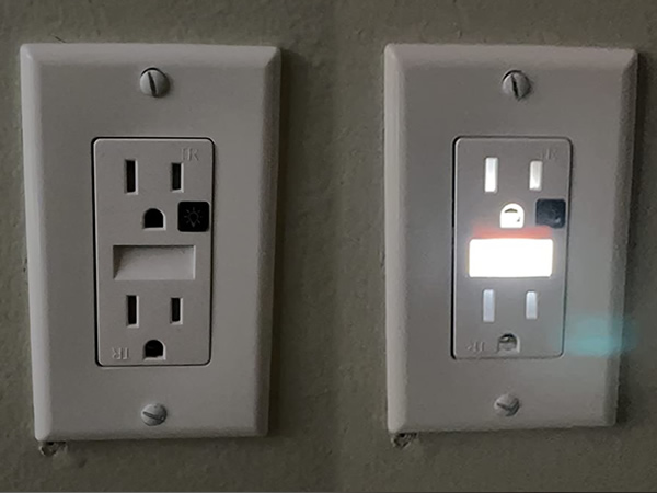 Receptacle Outlet with Night Light,Tamper-Resistant,15A,2 Pole,Standard Electrical Outlets