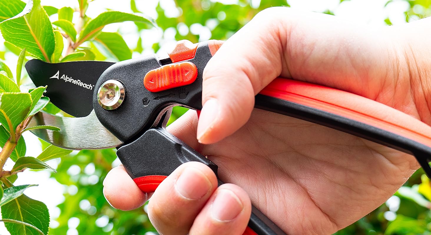AlpineReach Pruning Shears cutting branch easily