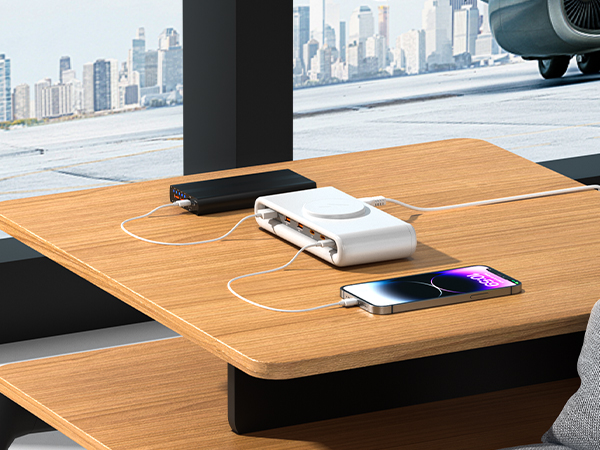 portable usb c charger staion perfect for travlling