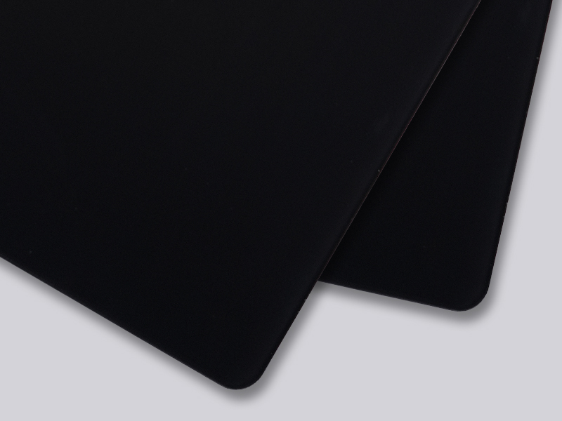 The 3.2mm slim thickness and rounded edge design make the wrist and forearm more comfortable