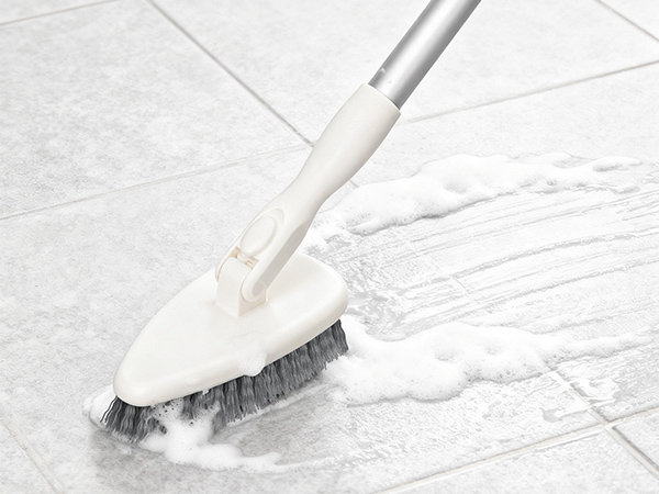 tub brush with long handle