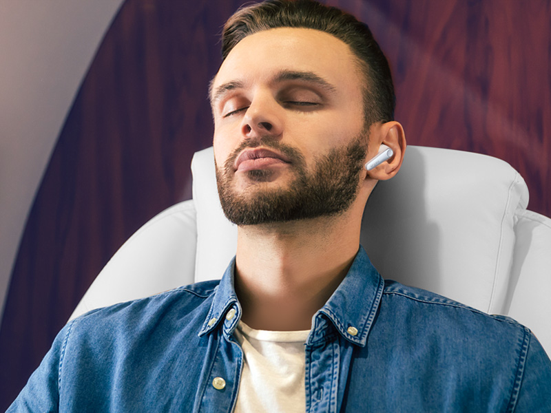 noise cancelling earbuds
