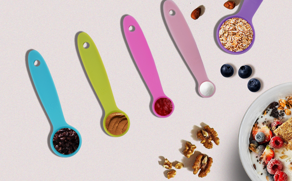 measuring spoons and cups set