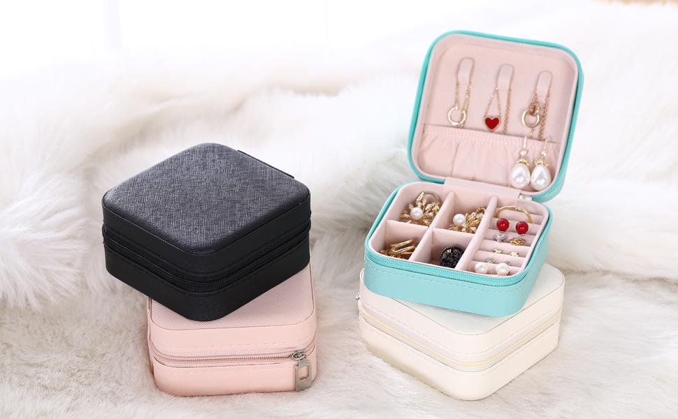Travel jewelry box
