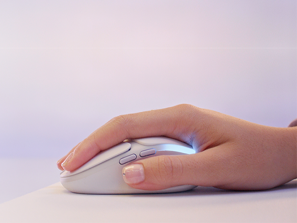 Hand holding G705