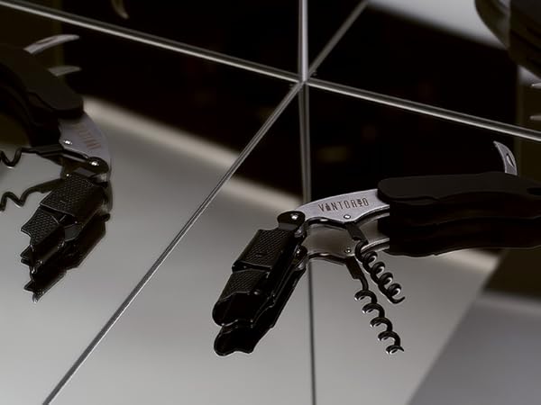 Retractable, Double-Serrated Foil Blade