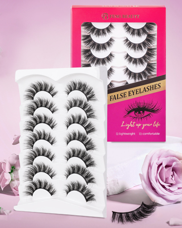 Dramatic Cat Eye Lashes