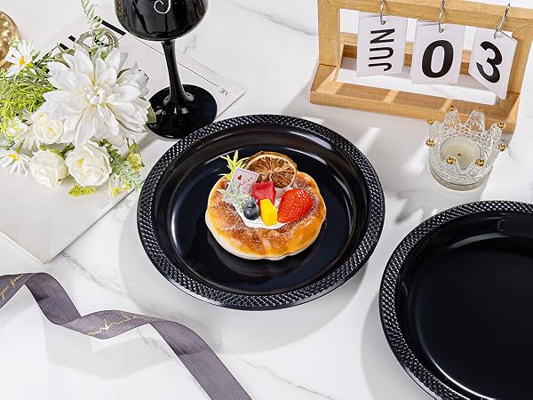 plastic plates for party