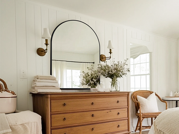 arched bathroom mirror