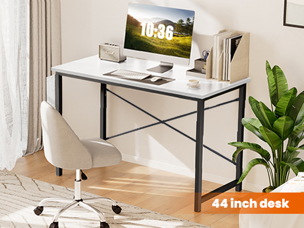 small desk for small spaces