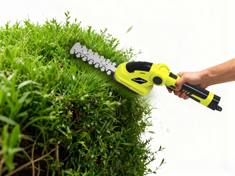 Steel blade for hedge