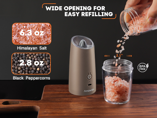 Salt and pepper grinder set