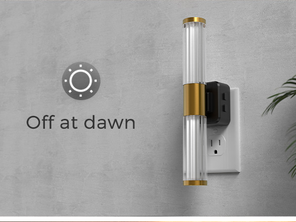 Nightlight with light sensor