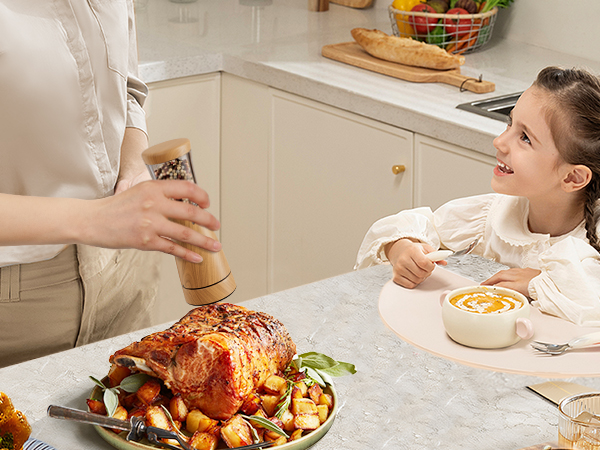 electric salt and pepper grinder