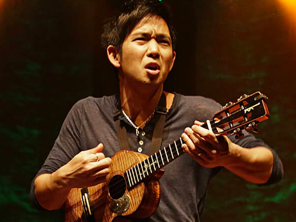 Jake Shimabukuro Uses Micro Headstock Tuner