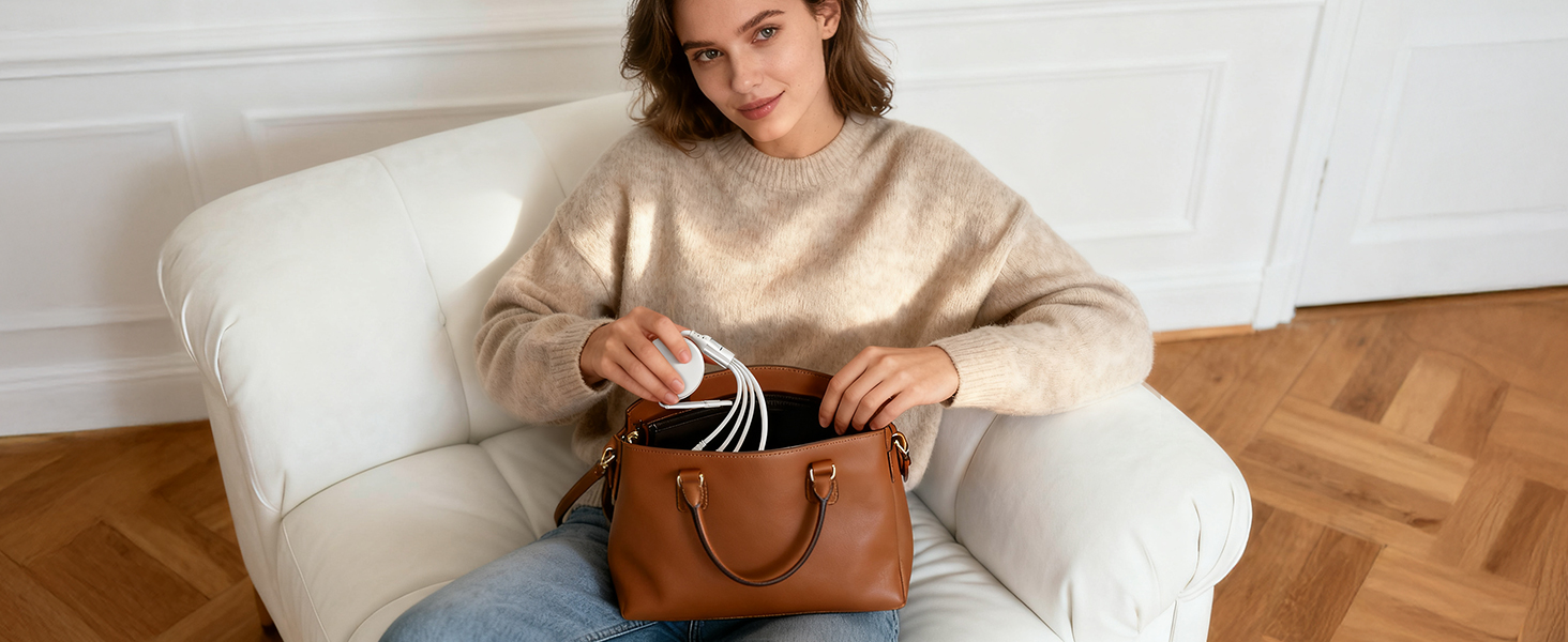 This 4 in 1 retractable charging cable is easy to carry and doesn&amp;#39;t take up much space.