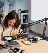 lighted magnifying glasses