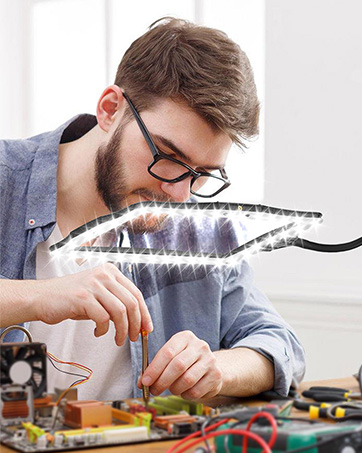 magnifying glass with light and stand