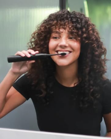 Brushing teeth, toothbrush, sonic toothbrush, electric toothbrush