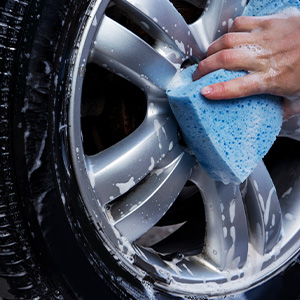 Example of Dawn Platinum used to clean grimy car wheels.