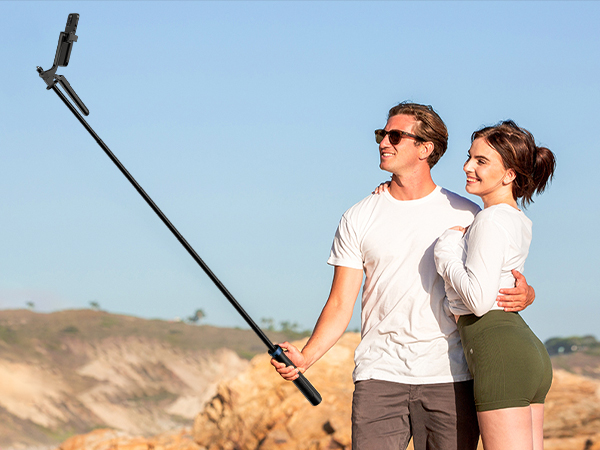 Retractable selfie stick