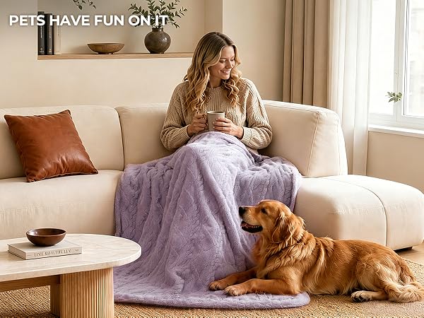 PETS HAVE FUN ON IT