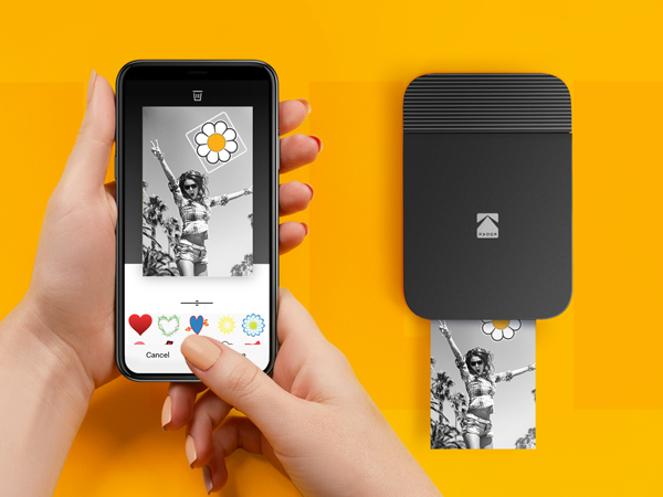 Kodak Smile Printer smartphone app stickers emojis