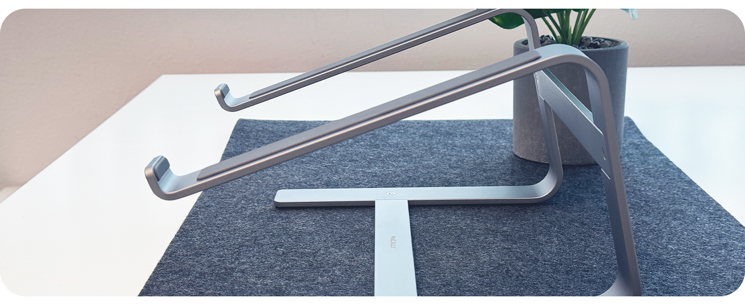 Laptop stand