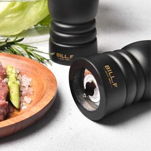 salt and pepper mill set