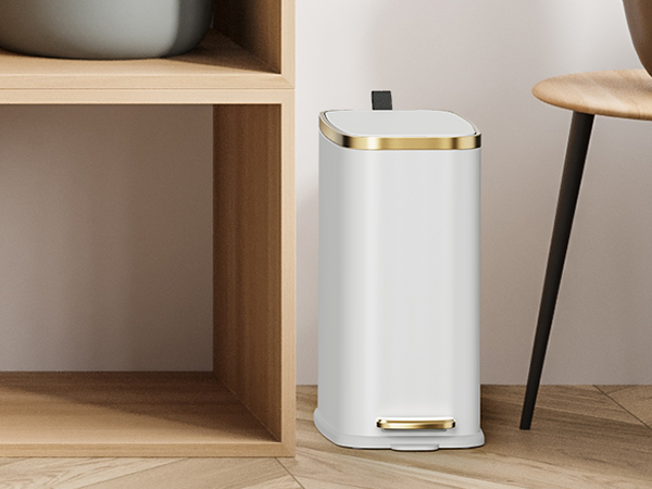 Small trash can with lid for Office