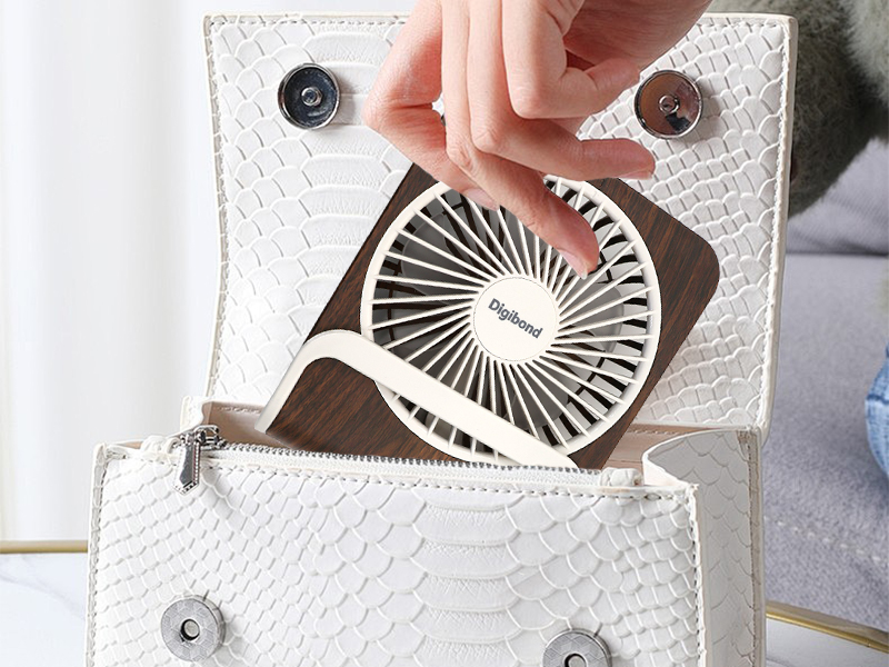 desk fan plug in