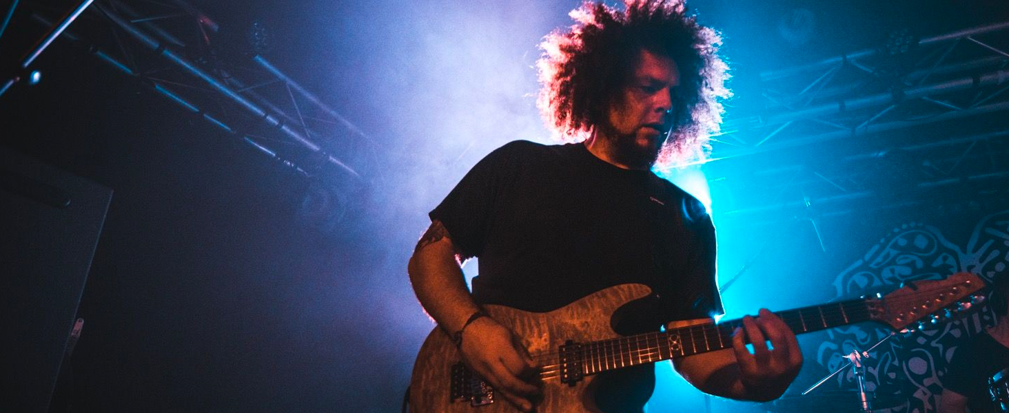 Rabea Hassaad Uses Micro Headstock Tuner