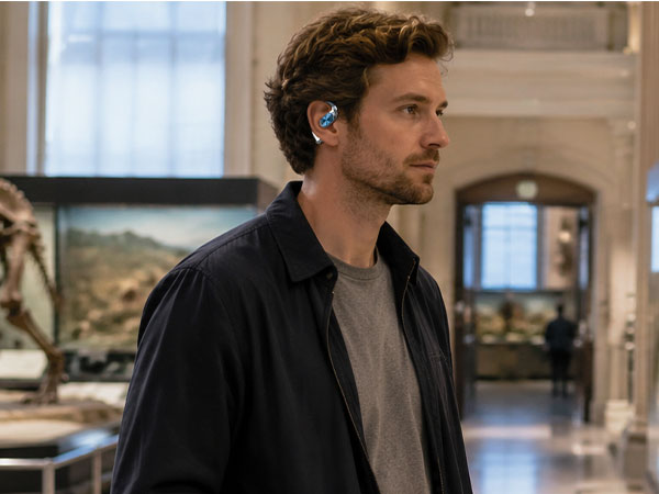 earbuds that translate languages;language translating ear buds wireless bluetooth earbuds
