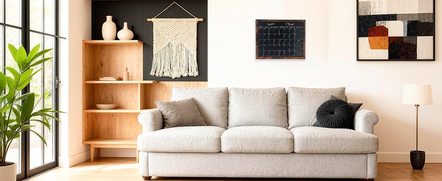 This small hanging blackboard is suitable for homes, kitchens, or offices