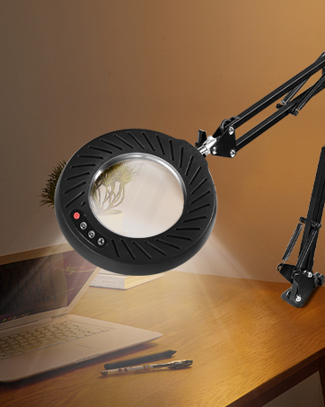 magnifying glass with light and stand