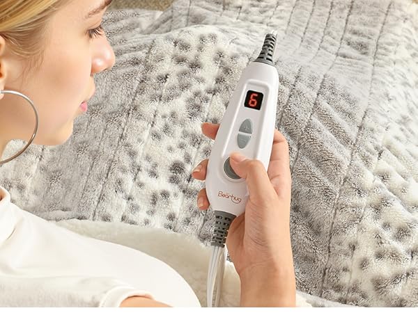 Electric blanket with controller