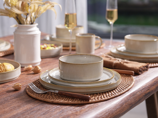 dinnerware set