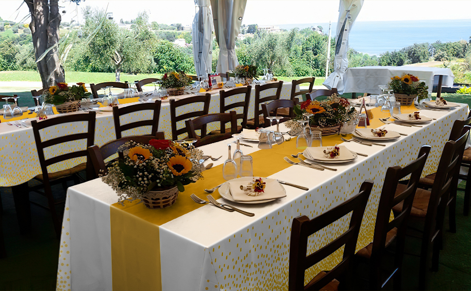 gold table cloths for parties