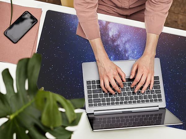 PU Leather Large Mouse Pad - Designed for Comfort and Productivity!