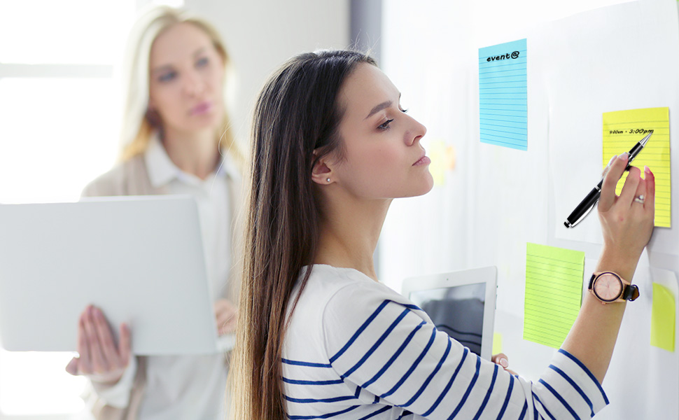 8 pads lined sticky notes